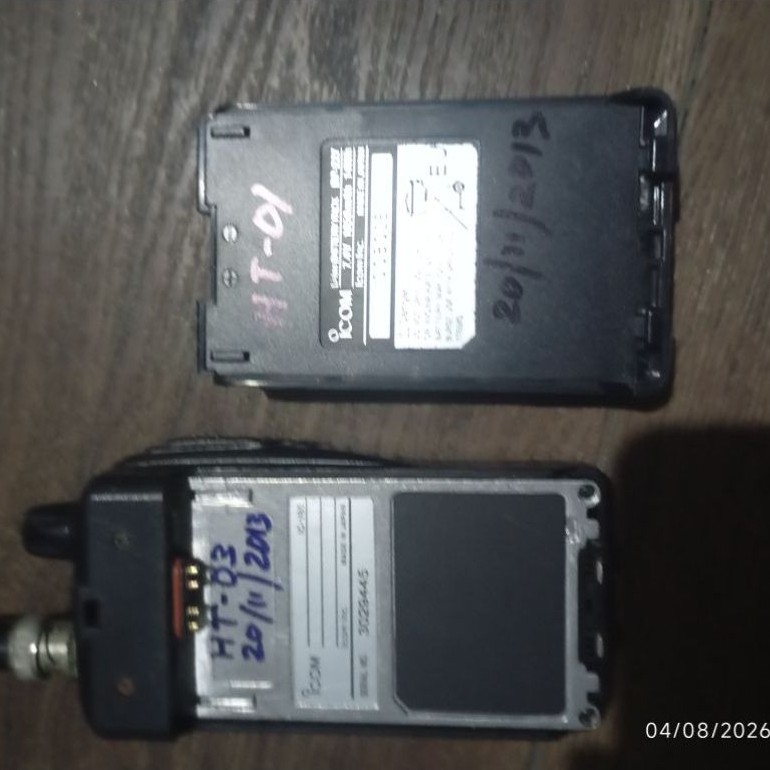 HT ICOM V85 BAHAN KONDISI SEPERTI FOTO . bekas normal