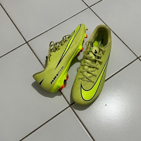 Sepatu Bola Nike Zoom Vapor 16 Academy