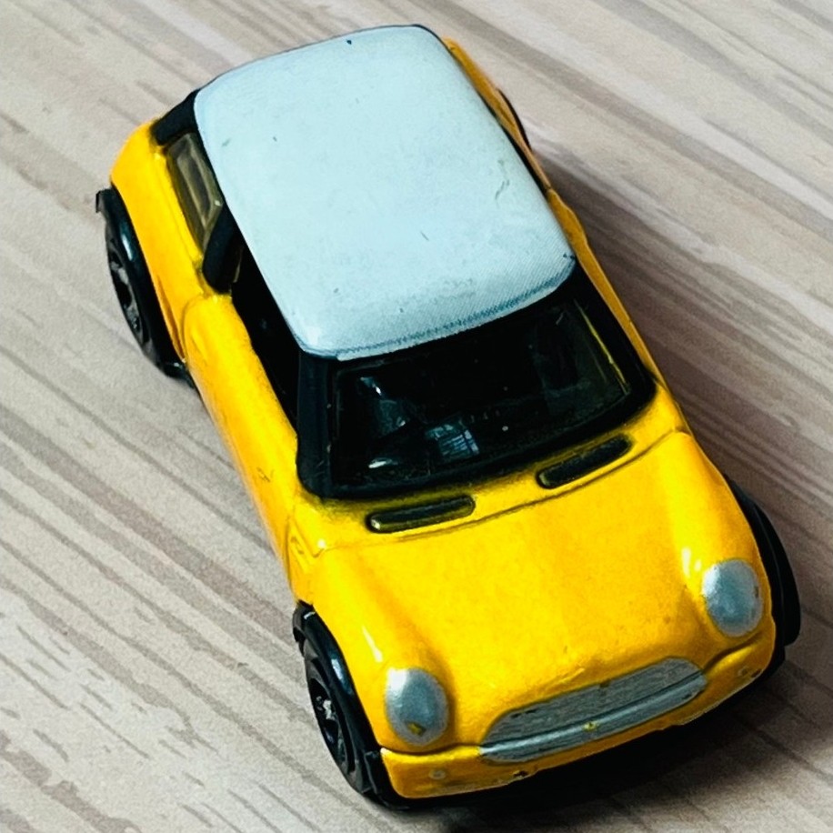 Hotwheels 2001 mini cooper