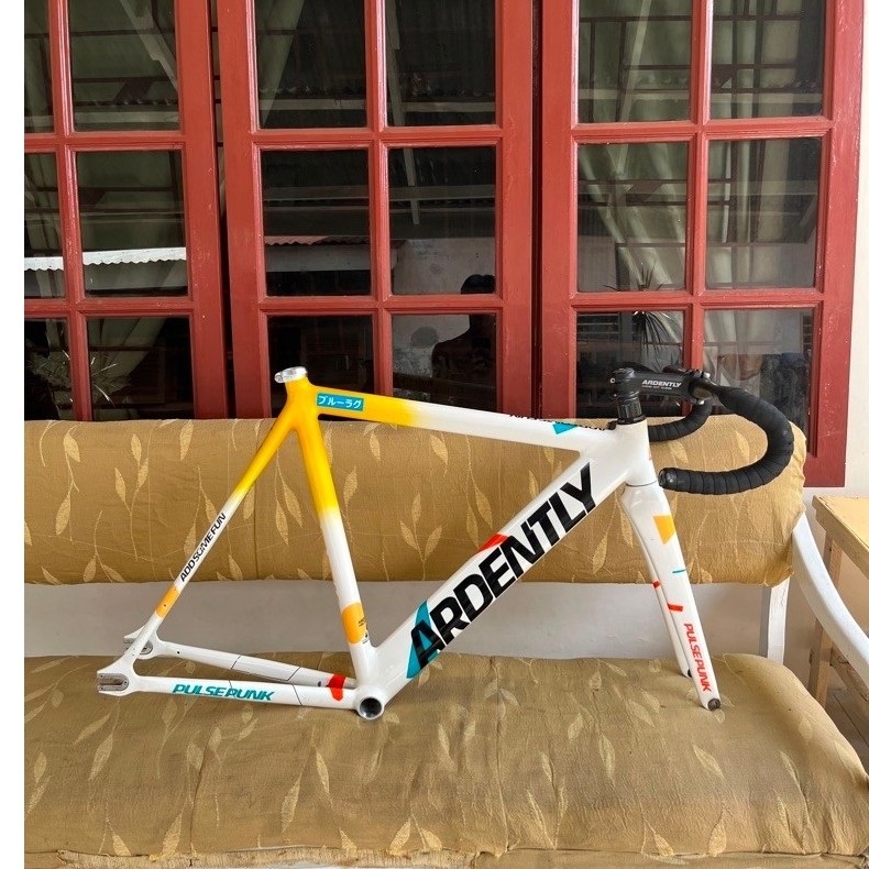 FrameSet Ardently Pulse punk