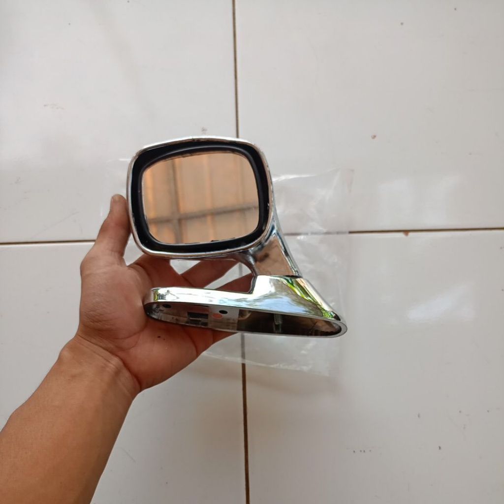 Kaca Spion Kap Mesin Nissan Terrano Warna Chrome Berkualitas