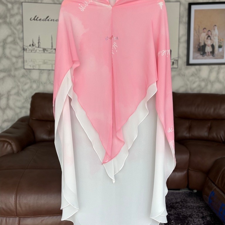 Preloved Sisesa khimar motif pink putih