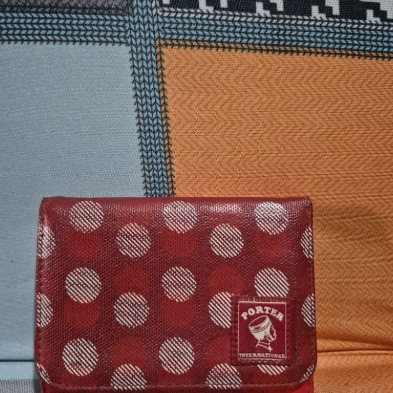 Dompet Porter International