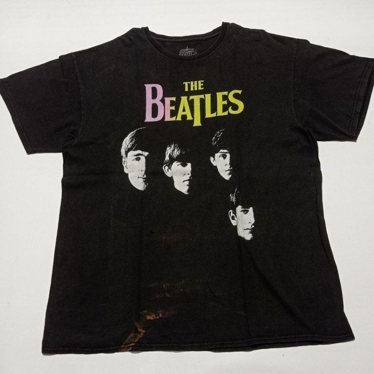 Kaos Band The Beatles Official Merchandise ©2020 Warna Hitam Size XL Second Brand The Beatles