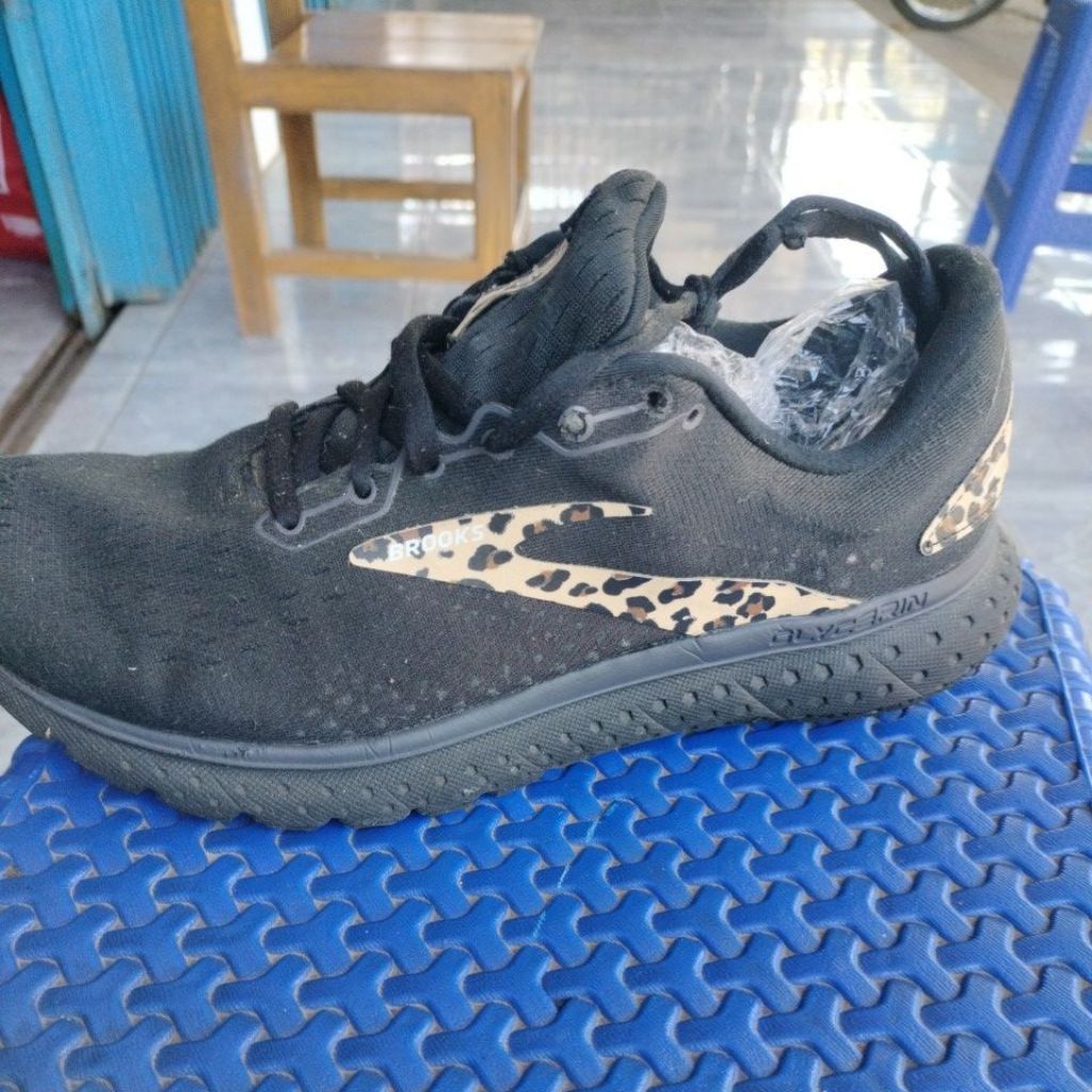 sepatu second original size 40.5/26