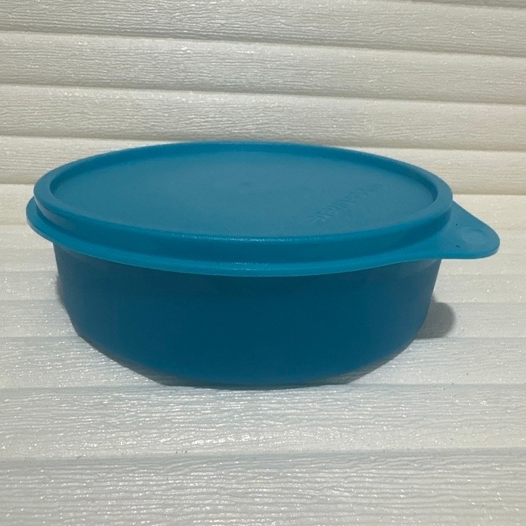 Medium handy bowl Tupperware new 400 ml