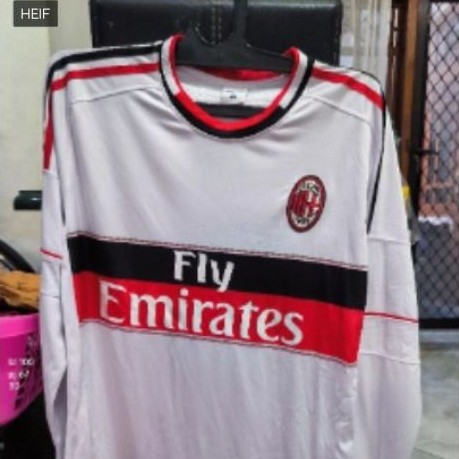 Jersey Bola AC Milan Lengan Panjang Putih Fly Emirates