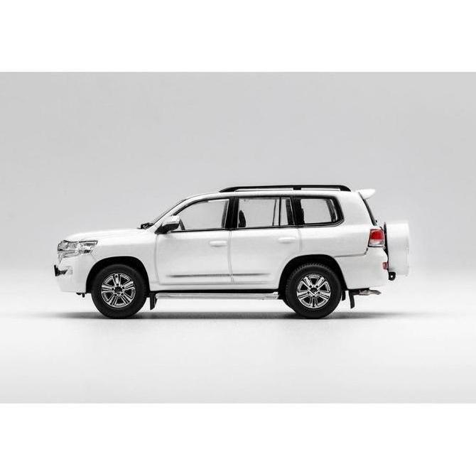 GCD 1/64 Toyota 2018 Land Cruiser LC200 Green Silver White Black Diecast Mobil