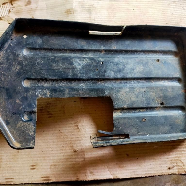 Laci bawah dashboard katana jimny