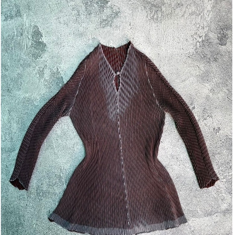 PLEATS MODE ET TWO-TONE PLEATED ISSEY MIYAKE