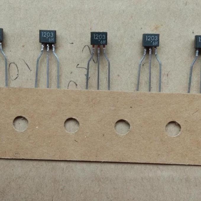 RN1203 / RN 1203 IC / TRANSISTOR AUM79