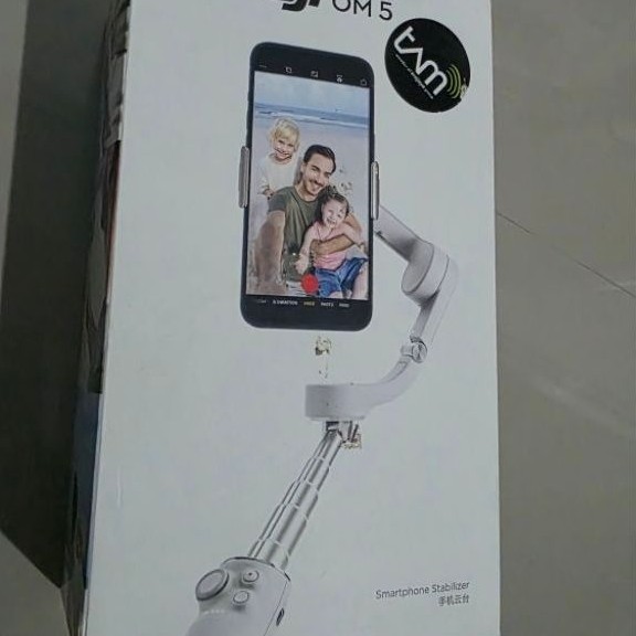 DJI OM 5 - Gimbal HP Stabilizer HP + DJI OM Fill Light Phone Clamp - Klem HP dengan Lampu Tambahan (