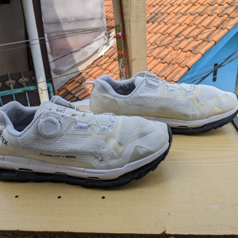 Sepatu trail running Nepa