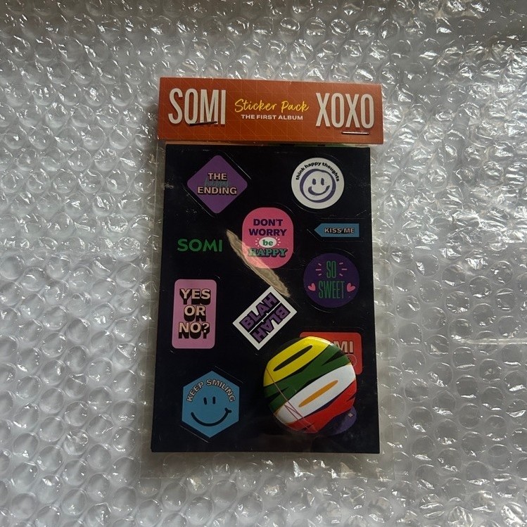 (READY) JEON SOMI THE FIRST ALBUM [XOXO] OFFICIAL Sticker & Pin Badge