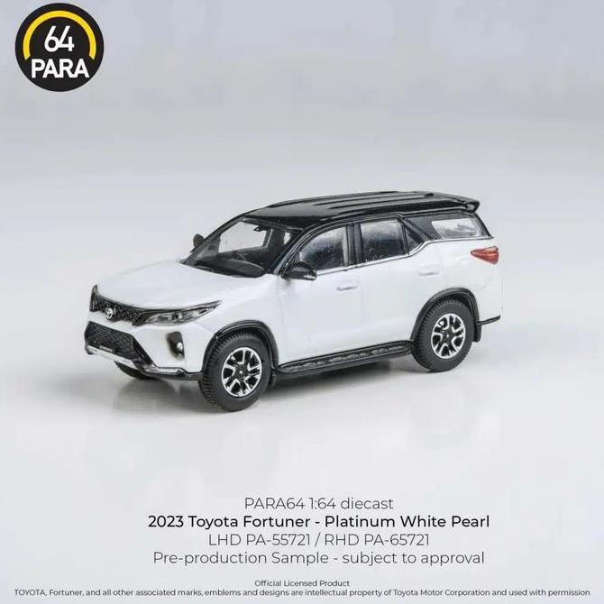 Para64 - 2023 Toyota Fortuner - PB-65721 Platinum White - PB-65722 Metallic Silver Diecast Mobil Par