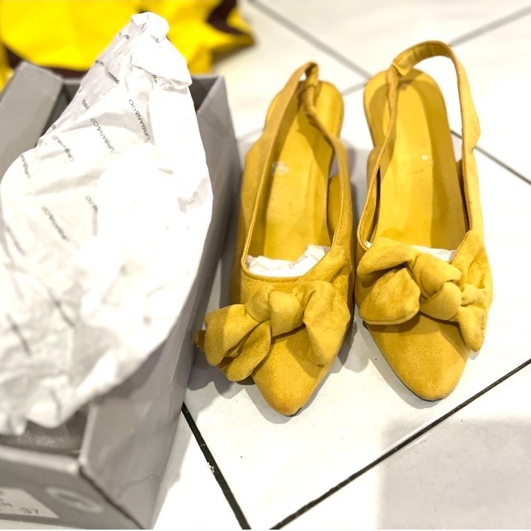 SEPATU HIGH HEELS KUNING
