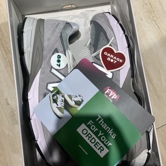 New Balance 990 V4