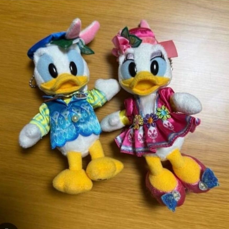 Boneka Duck karakter pria wanita dengan tali gantung mainan lucu