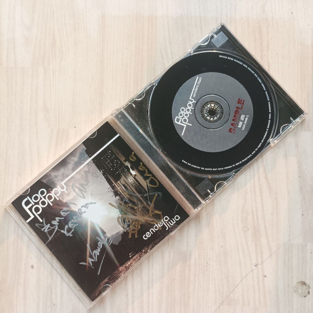Original CD Audio Music Band Flop Poppy With Autograph Album Cendera Jiwa