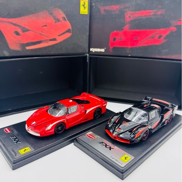 Kyosho MR Ferrari FXX Red & Black | Scale 1/43