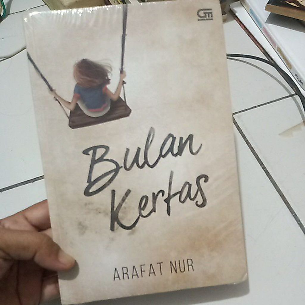 NOVEL BULAN KERTAS ARAFAT ORI