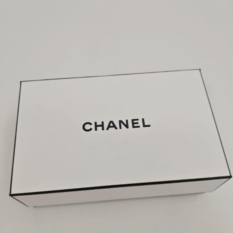 CHANEL Box