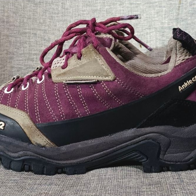 Sepatu gunung / outdoor K2 size 40