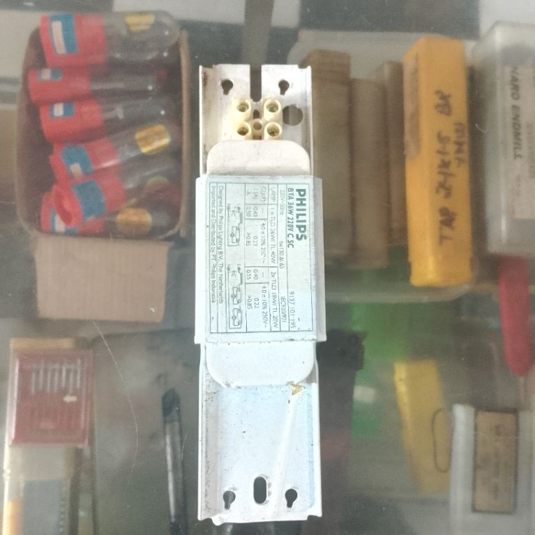 Trafo/Ballast lampu neon Philips 36 W