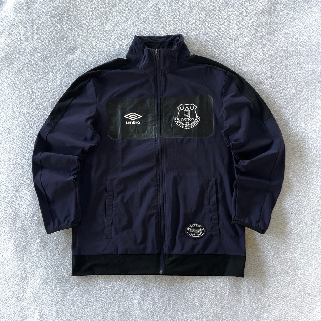 Lightweight UMBRO Everton Training Jacket (Slim Cut)