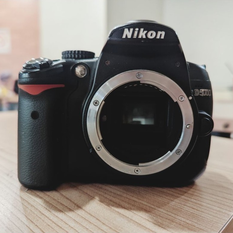 Nikon DSLR D5000 Second Normal Condition & Vignette