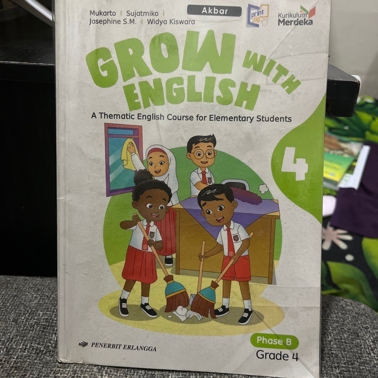 GROW WITH ENGLISH 4