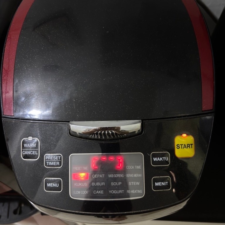 Preloved rice cooker / magic com yong ma