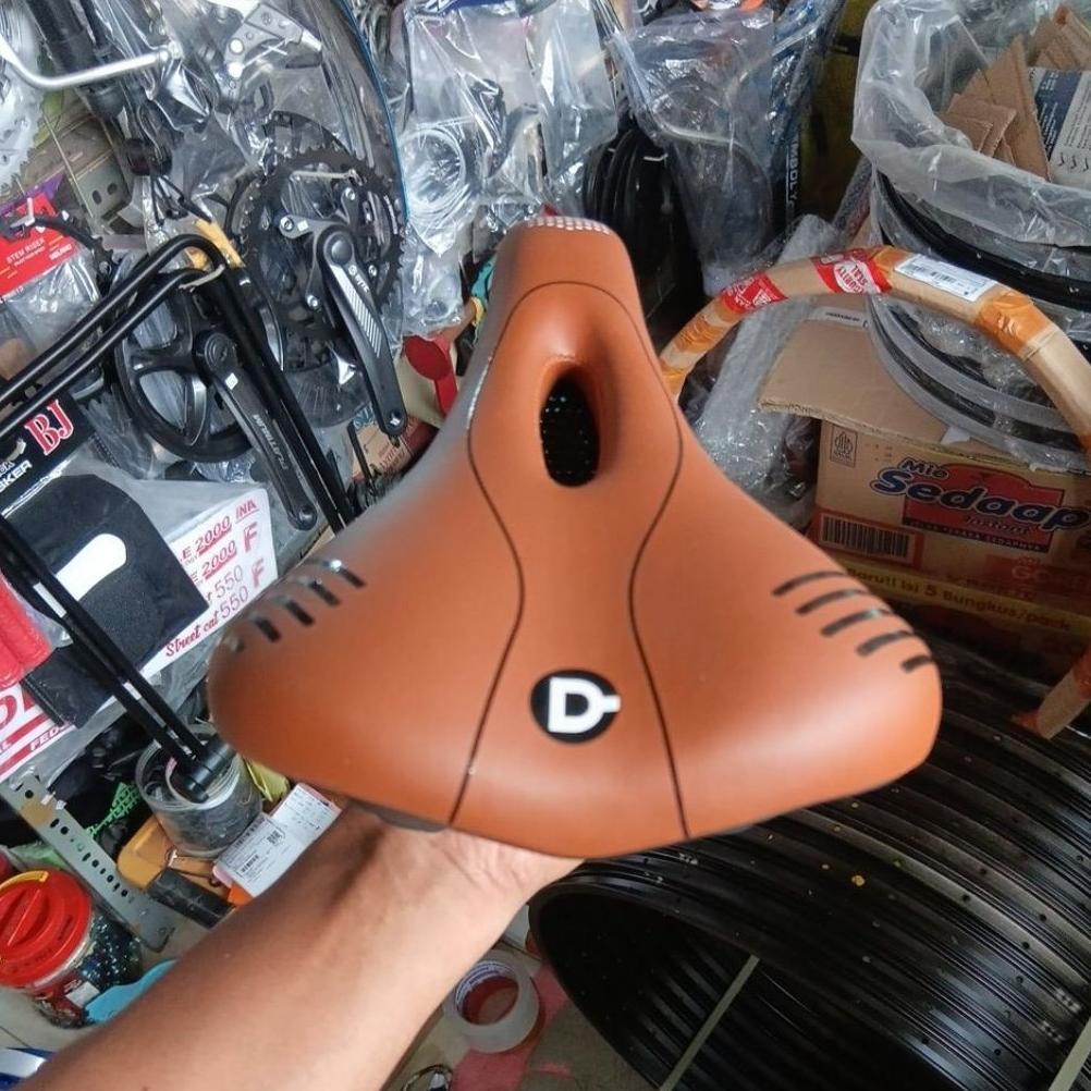 Sadel sepeda empuk warna coklat Sadel coklat Sadel vintage aksesoris