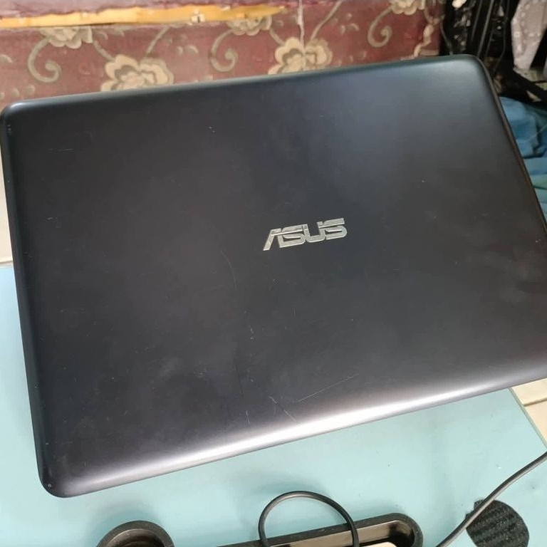 laptop asus e402y