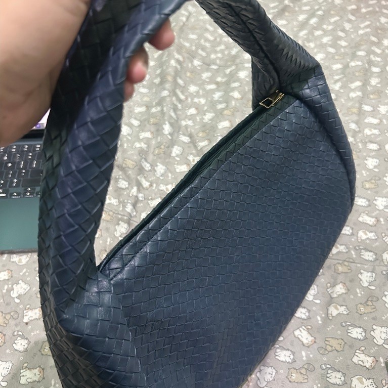 Amreta Hand Bag