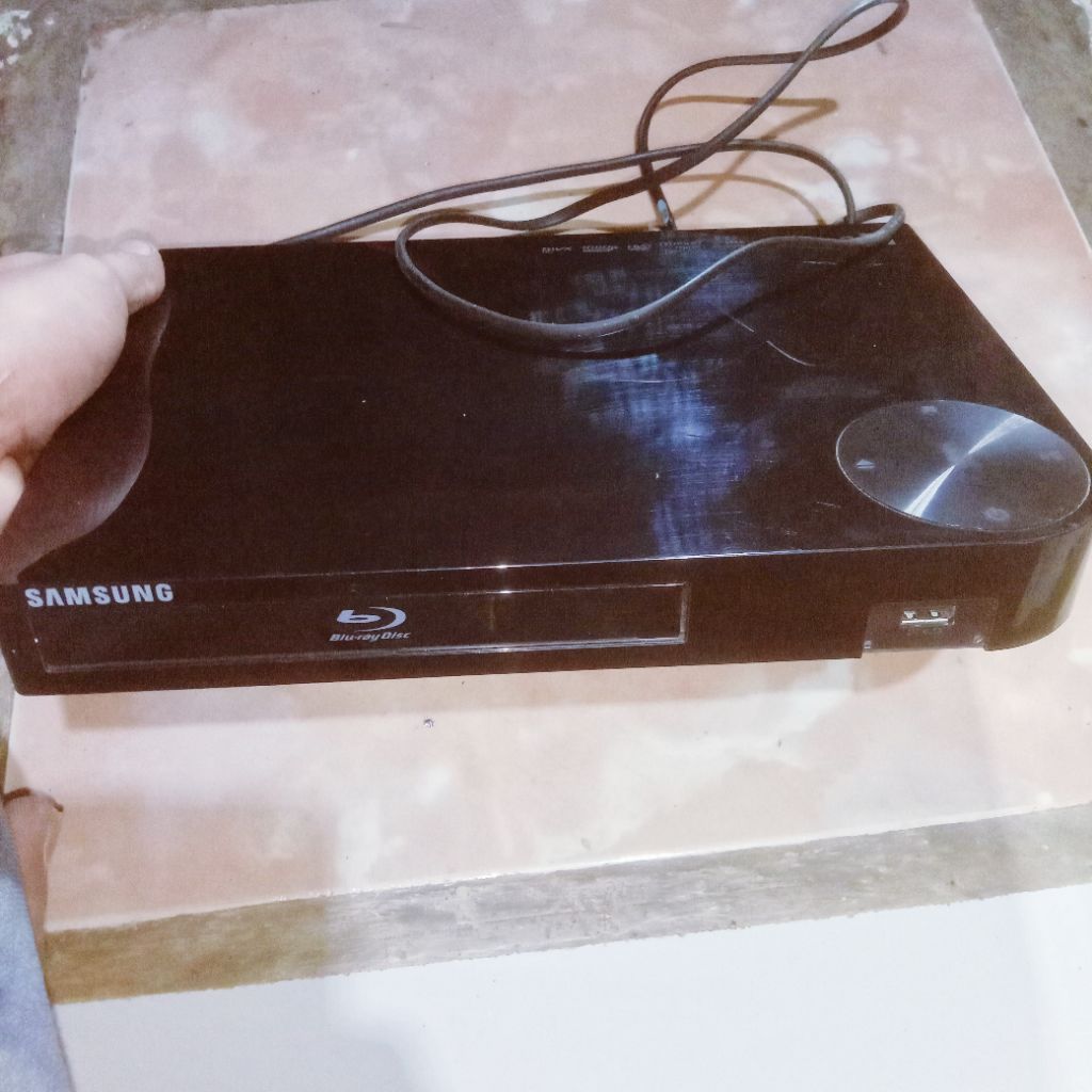 dvd blu-ray murah merk samsung bd f5100 suport usb cd mp3 mp4 audio speaker kaset CD DVD bekas / dvd