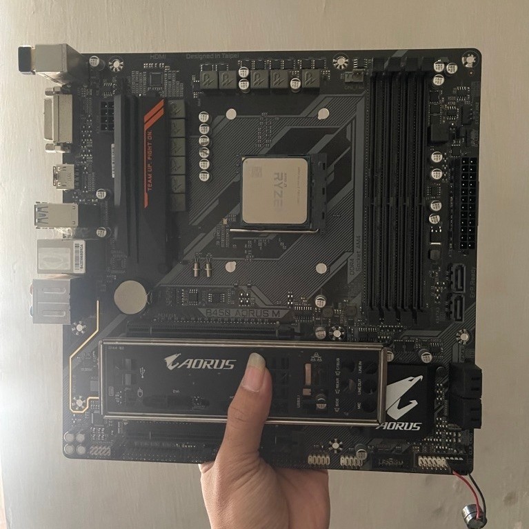 Mobo Gigabyte Aorus B450m x Ryzen 5pro 2600