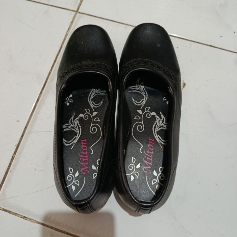 Sepatu Milton Pantofel Wedges Wanita Hitam Nyaman