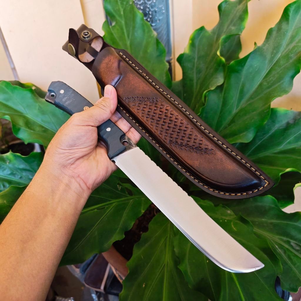 Sup9 Handmade Bowie Chopper Knife
Pisau chopper dengan baja sup9 yang tajam dan tahan lama. Dilengka