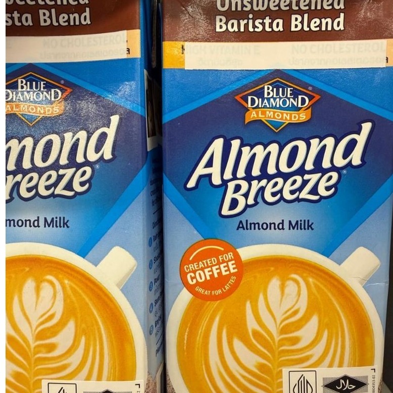 946ML BLUE DIAMOND ALMOND MATCHA. ALMOND BREEZE ALMOND MILK MATCHA. BLUE DIAMOND ALMOND BREEZE ALMON