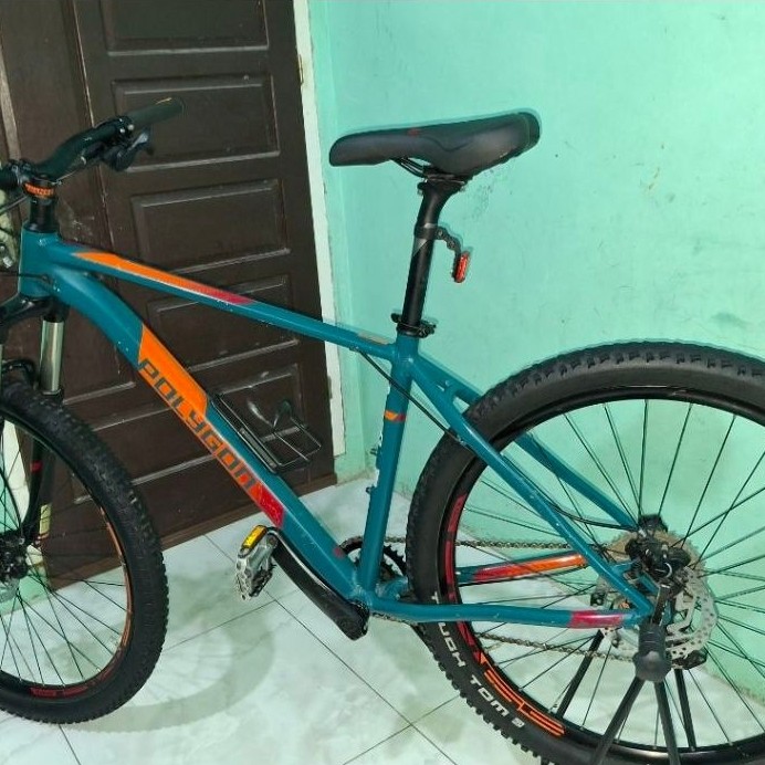 Polygon Xtrada 6