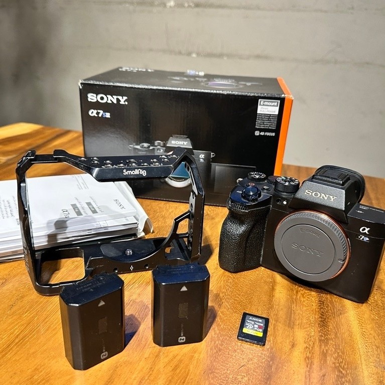 sony a7s III second body only full set box + memory sony Tough + cage.
