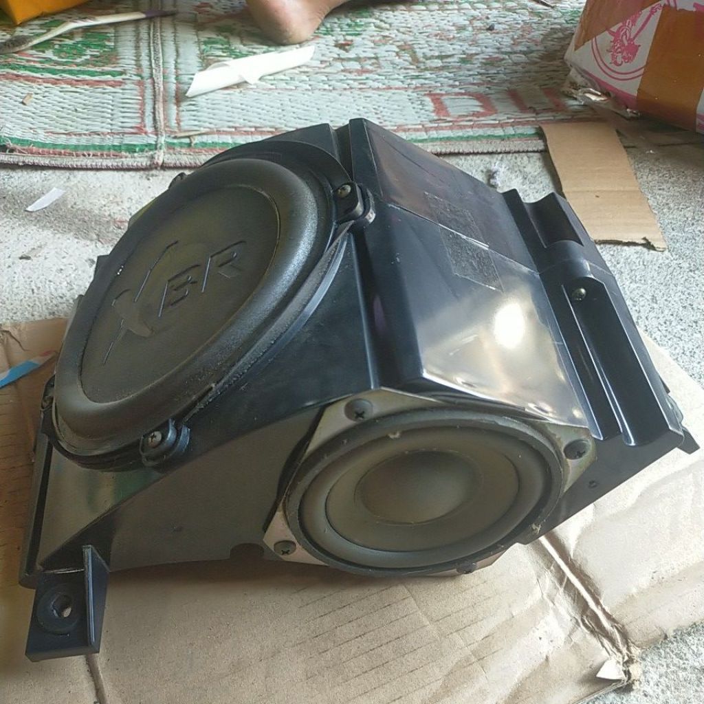 speaker 4 inc Xbr copotan dari TV Polytron
