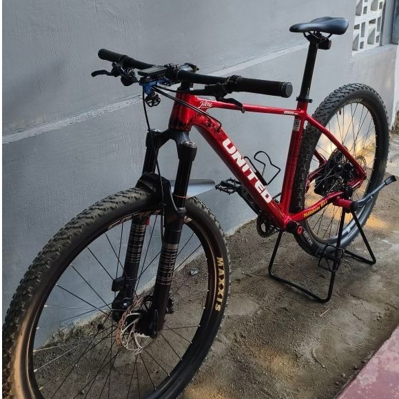 LIMITED* United Clovis 5.10  special edition Tour De Borobudur size M 27.5