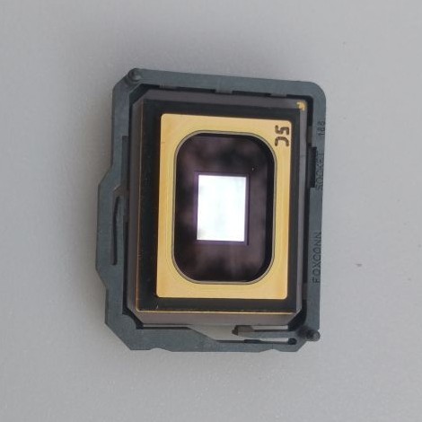 DMD proyektor Toshiba TDP-S81