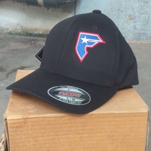 Topi Caps Famous Stars and Straps Travis Barker