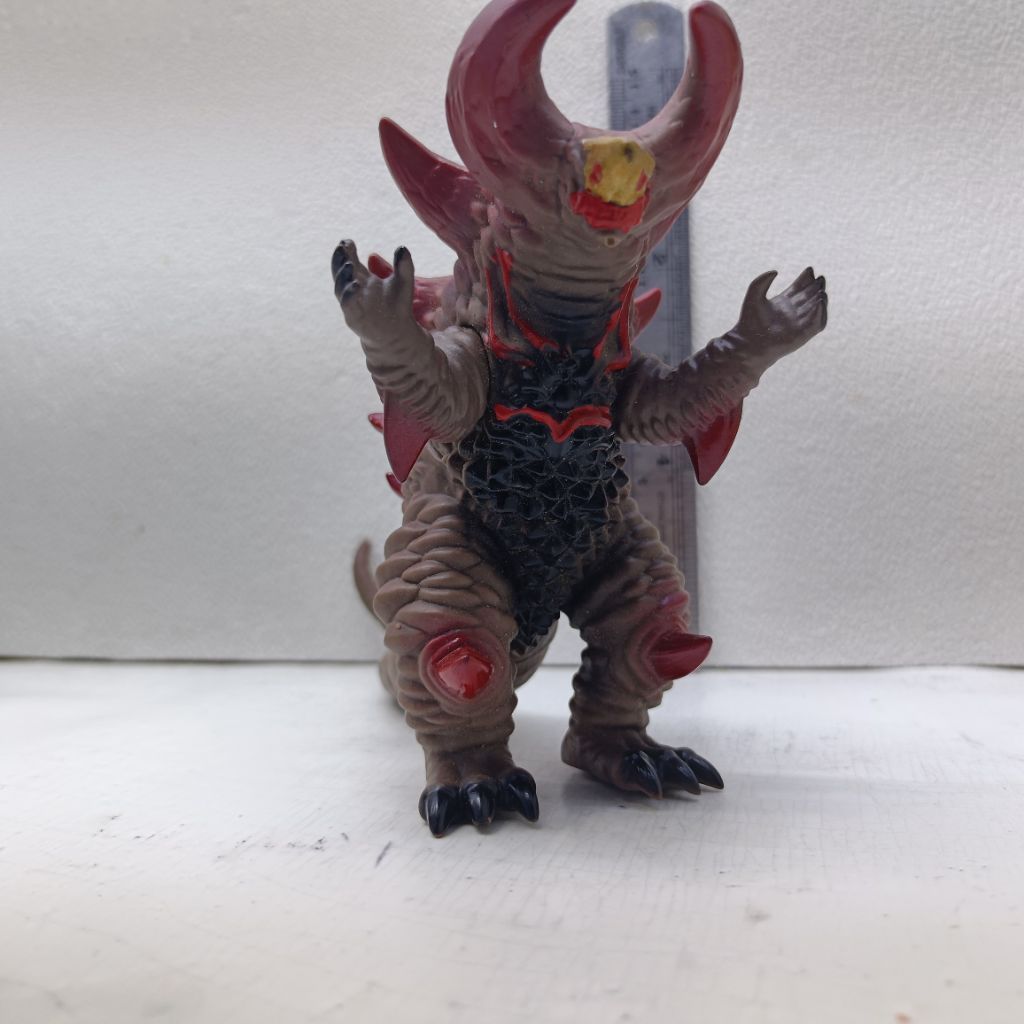 FIGUR MONSTER GOMORA ULTRAMAN NOBRAND