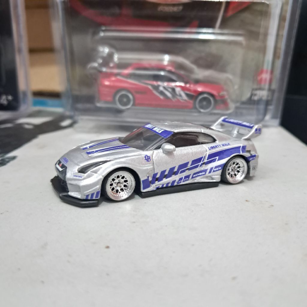 Hot wheels Nissan LB-silhouette works GT 35GT RR project FF R custom- Hot wheels Nissan GT-R R35 pro