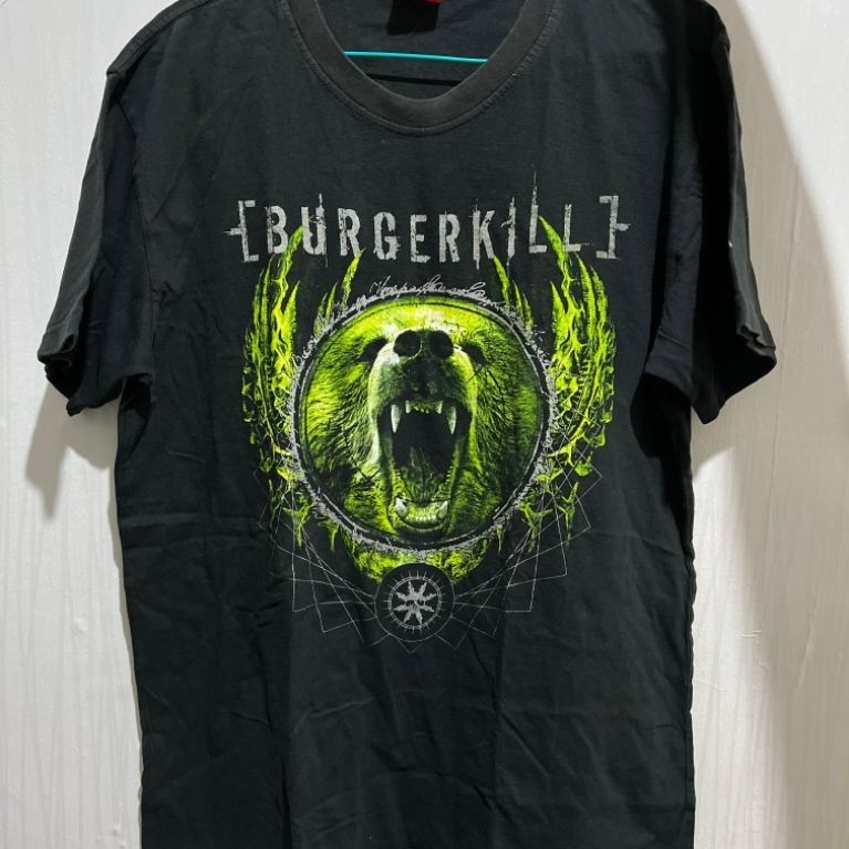 KAOS BURGERKILL X BANDUNGBERISIK VERSUS THE WORD ORIGINAL MERCH
(RARE)