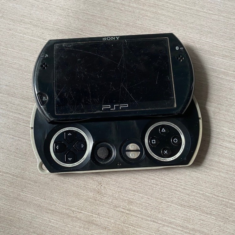 PSP GO minus mati